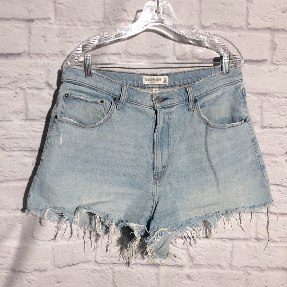 Abercrombie & Fitch Light Blue Frayed Denim Jean Shorts 32 size 14 boutique